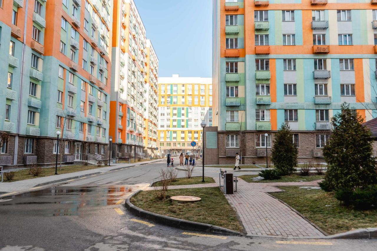 Akvarel Apartment Near Adk Almaty Exterior foto