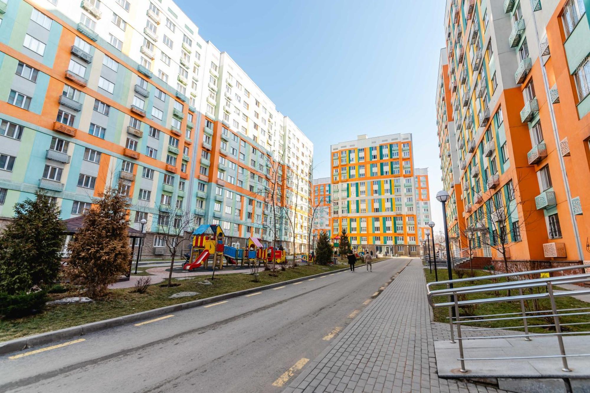 Akvarel Apartment Near Adk Almaty Exterior foto